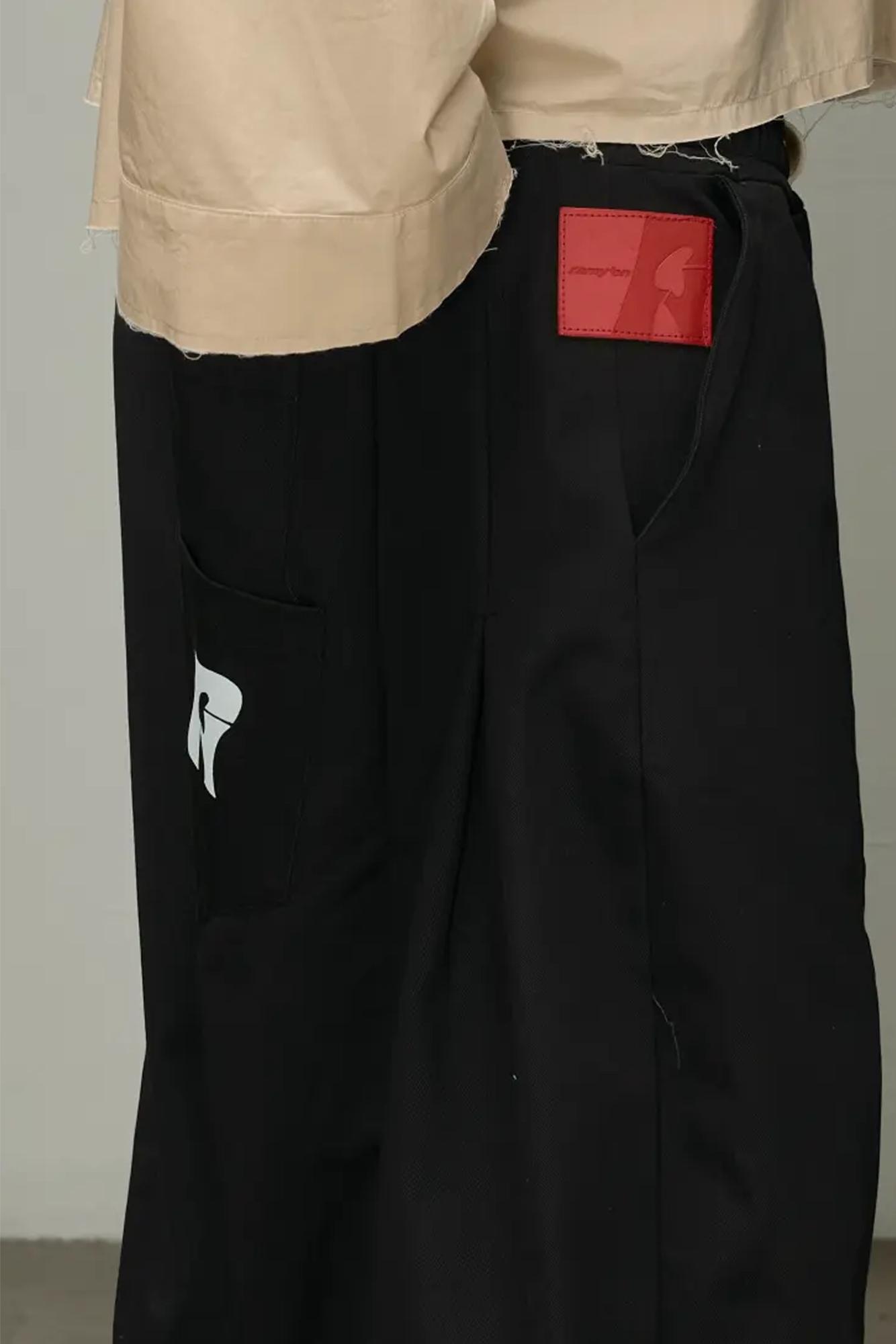 Heavy Cargo Black