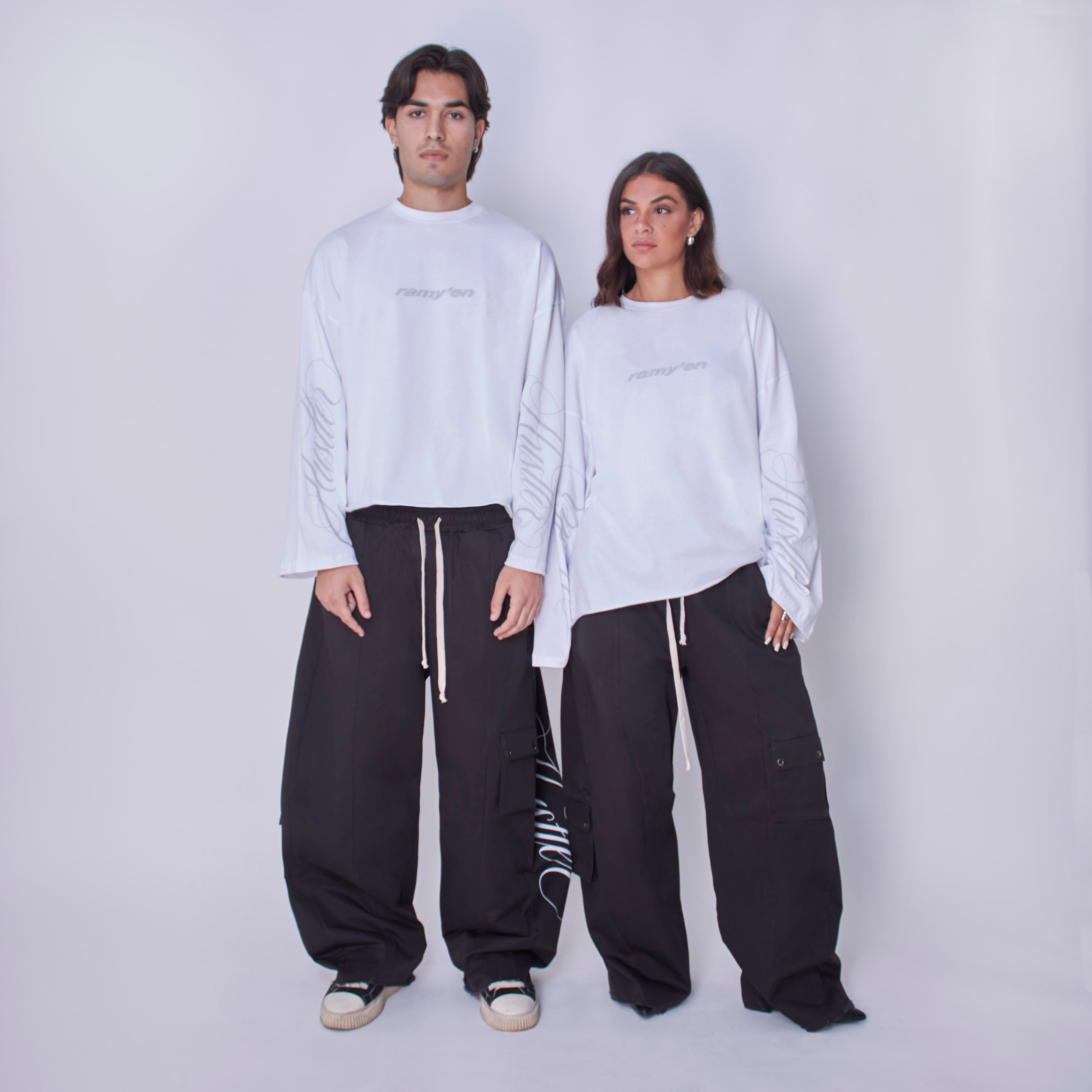 Hustler Longsleeve Script White