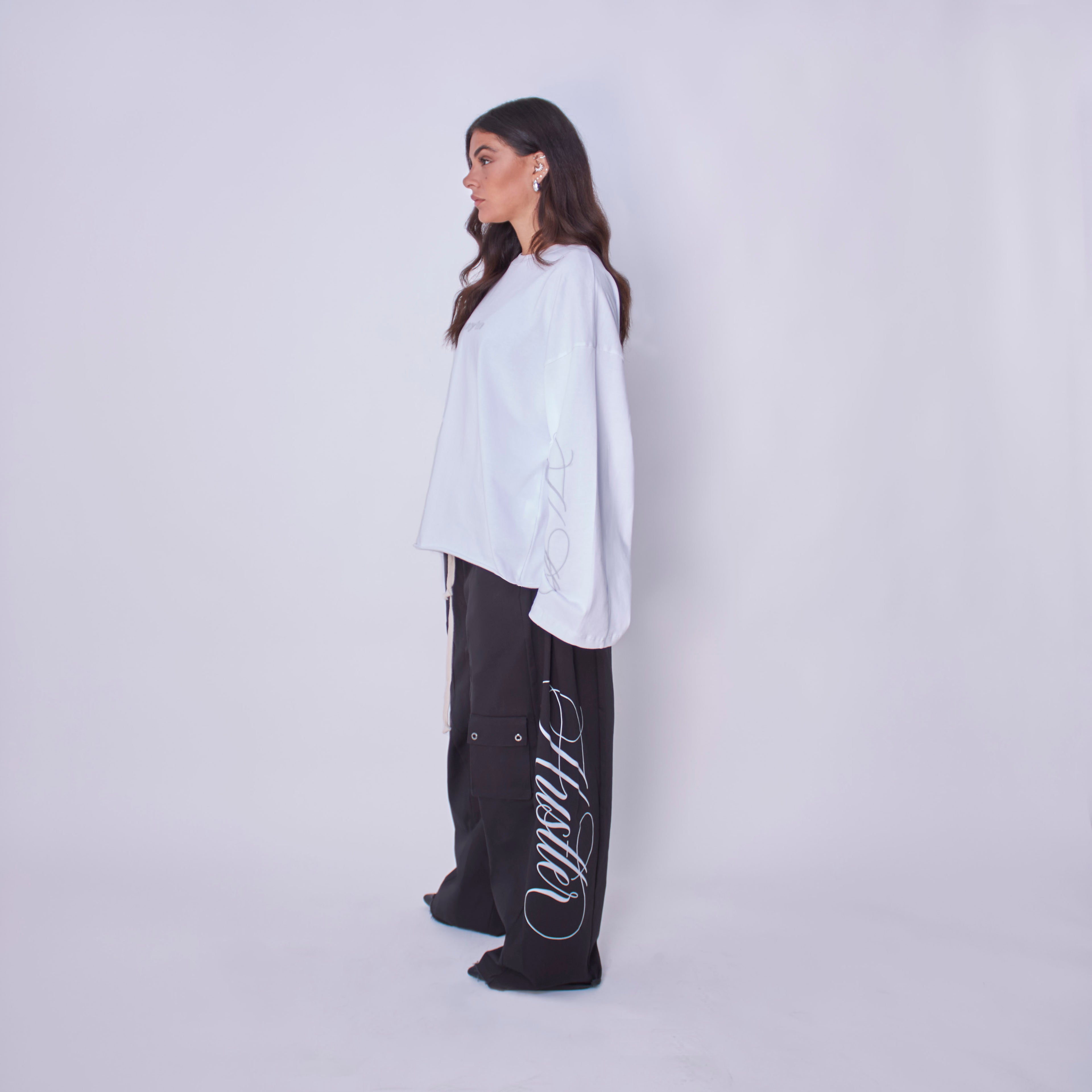 Hustler Longsleeve Script White